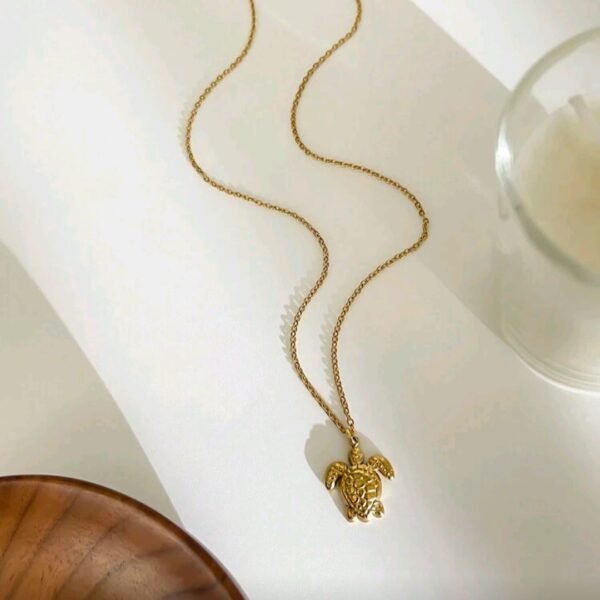 sea turtle pendant & pin chain necklace set