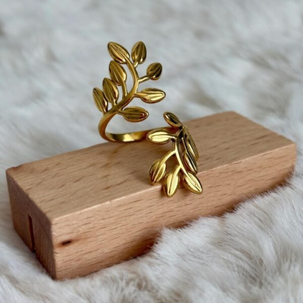 Home tree leaf shaped ring