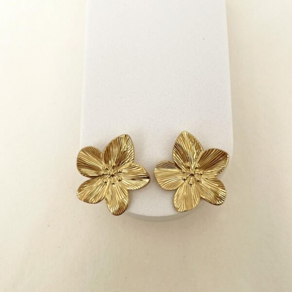 Home big bloom flower earrings