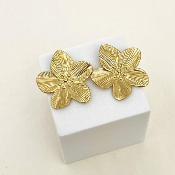 Home big bloom flower earrings