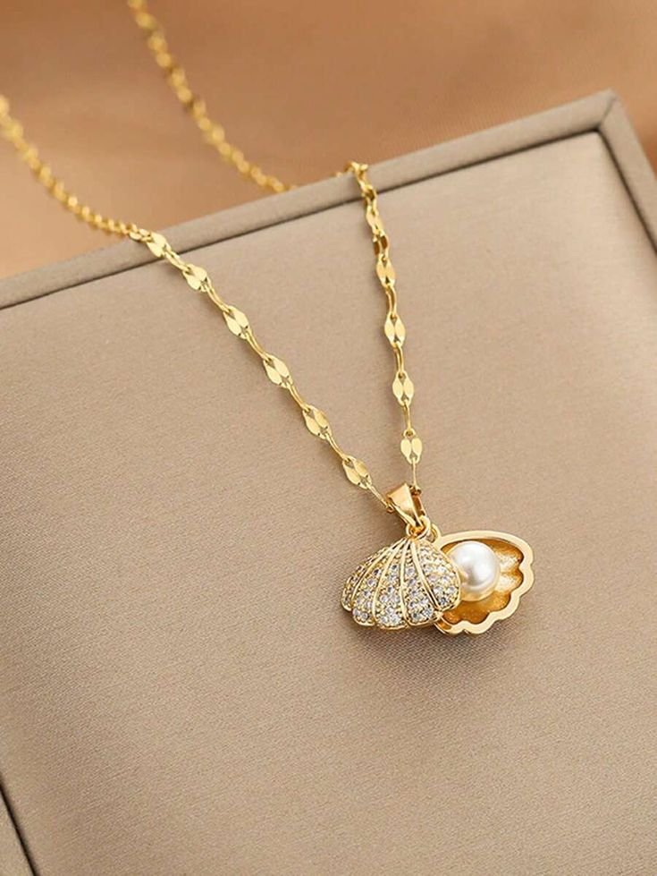 faux pearl shell necklace