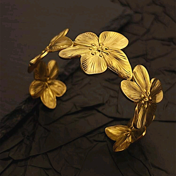 big bloom flower bangle