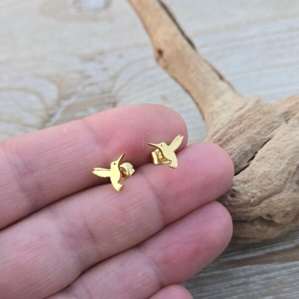 Home classic pigeon dangle earrings